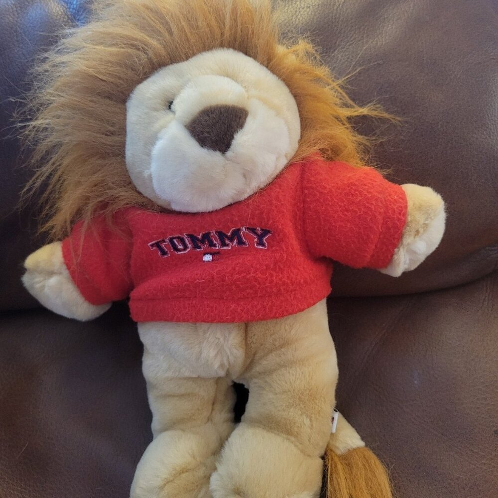 Tommy Hilfiger vintage lion plush y2k. Very soft.